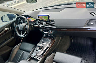 Внедорожник / Кроссовер Audi Q5 2018 в 