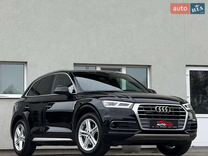 Внедорожник / Кроссовер Audi Q5 2018 в 