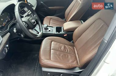 Внедорожник / Кроссовер Audi Q5 2017 в 