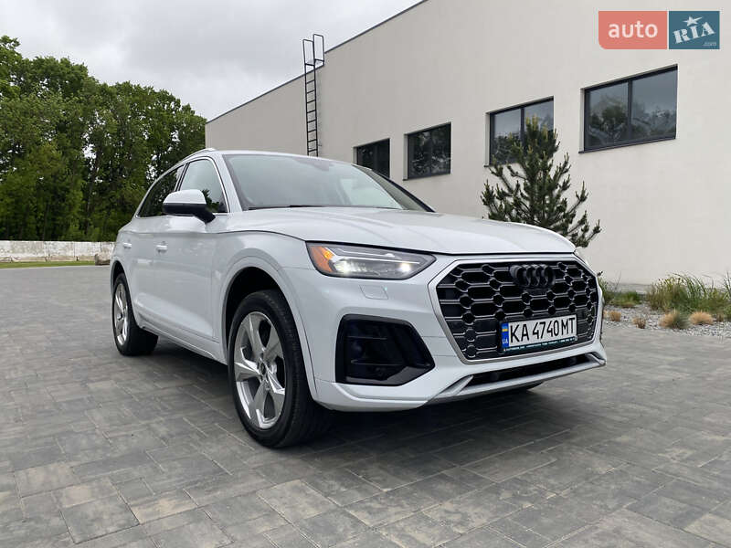 Внедорожник / Кроссовер Audi Q5 2021 в 