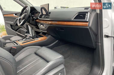 Внедорожник / Кроссовер Audi Q5 2021 в 