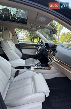 Внедорожник / Кроссовер Audi Q5 2023 в 