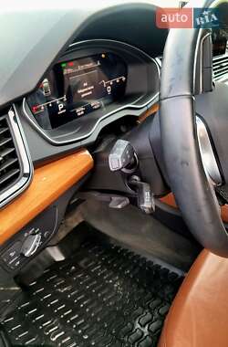 Позашляховик / Кросовер Audi Q5 2021 в 