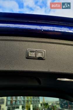 Позашляховик / Кросовер Audi Q5 2021 в 
