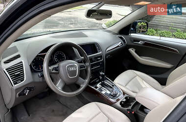 Внедорожник / Кроссовер Audi Q5 2011 в 