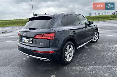 Внедорожник / Кроссовер Audi Q5 2017 в 