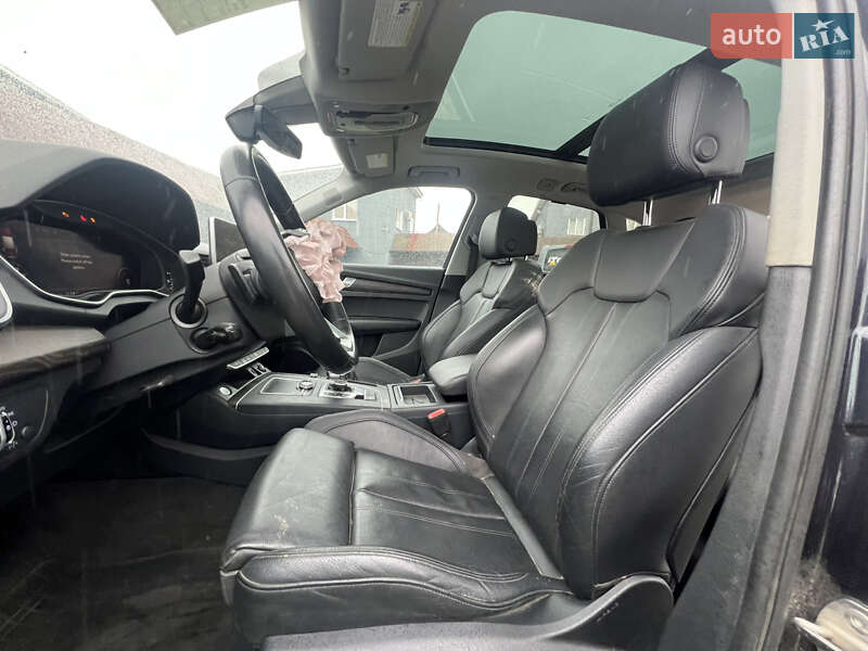 Внедорожник / Кроссовер Audi Q5 2017 в Стрые