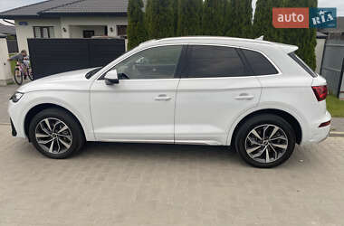 Позашляховик / Кросовер Audi Q5 2021 в 