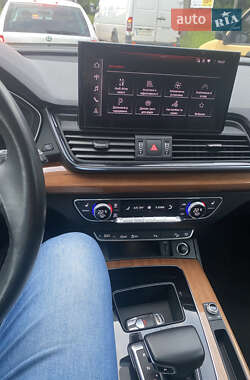 Позашляховик / Кросовер Audi Q5 2021 в 