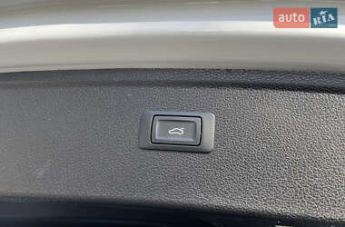 Позашляховик / Кросовер Audi Q5 2021 в 