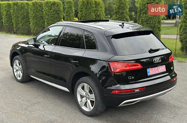 Позашляховик / Кросовер Audi Q5 2018 в 