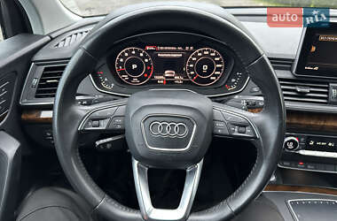 Позашляховик / Кросовер Audi Q5 2018 в 