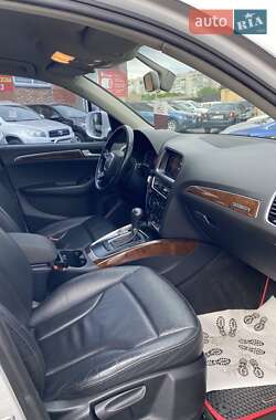 Позашляховик / Кросовер Audi Q5 2010 в 