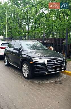 Внедорожник / Кроссовер Audi Q5 2018 в 