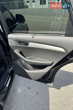 Внедорожник / Кроссовер Audi Q5 2009 в Днепре