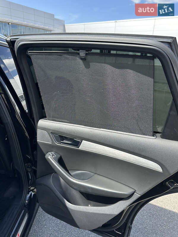 Внедорожник / Кроссовер Audi Q5 2009 в Днепре