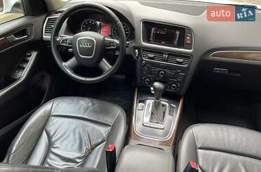 Внедорожник / Кроссовер Audi Q5 2010 в 