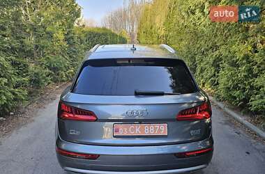 Внедорожник / Кроссовер Audi Q5 2017 в 