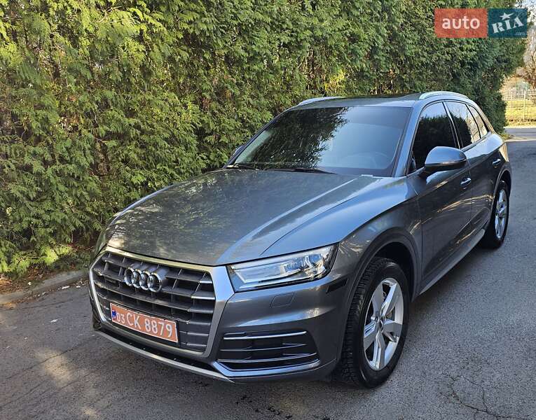 Внедорожник / Кроссовер Audi Q5 2017 в 
