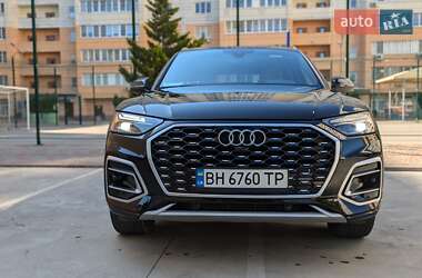 Внедорожник / Кроссовер Audi Q5 2021 в 