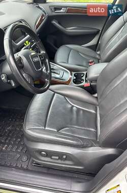 Внедорожник / Кроссовер Audi Q5 2012 в 