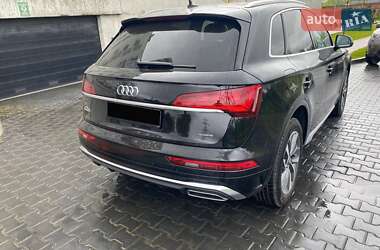 Позашляховик / Кросовер Audi Q5 2023 в 