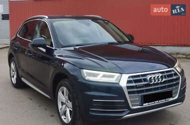 Внедорожник / Кроссовер Audi Q5 2017 в 