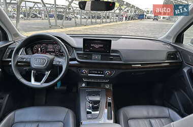 Внедорожник / Кроссовер Audi Q5 2018 в 