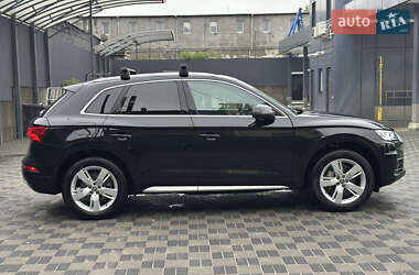 Позашляховик / Кросовер Audi Q5 2018 в 