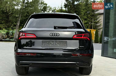 Внедорожник / Кроссовер Audi Q5 2017 в 