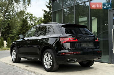 Внедорожник / Кроссовер Audi Q5 2017 в 