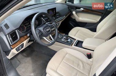 Внедорожник / Кроссовер Audi Q5 2017 в 