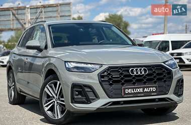 Внедорожник / Кроссовер Audi Q5 2022 в 