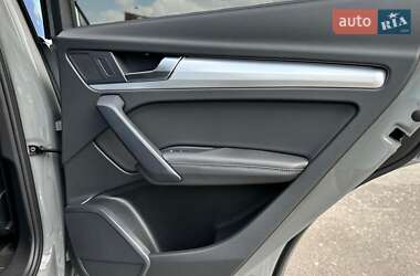 Внедорожник / Кроссовер Audi Q5 2022 в 