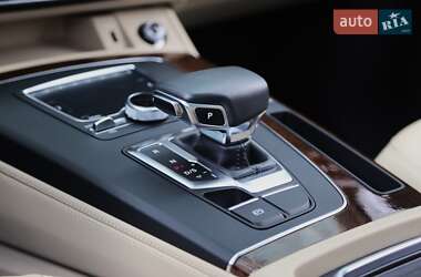 Позашляховик / Кросовер Audi Q5 2019 в 