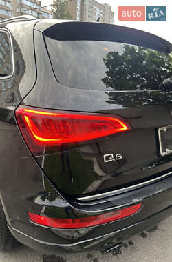 Внедорожник / Кроссовер Audi Q5 2016 в 