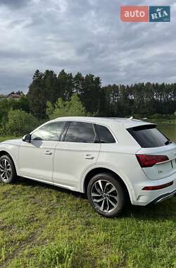 Внедорожник / Кроссовер Audi Q5 2021 в 