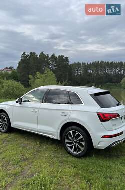 Внедорожник / Кроссовер Audi Q5 2021 в 