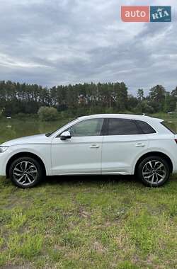 Внедорожник / Кроссовер Audi Q5 2021 в 