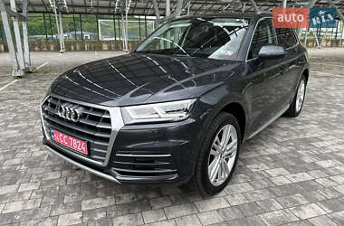 Позашляховик / Кросовер Audi Q5 2018 в 
