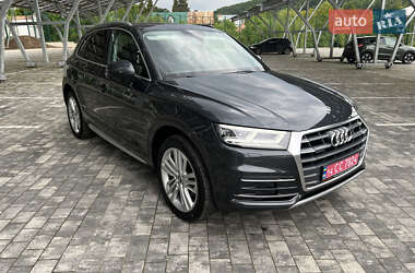 Позашляховик / Кросовер Audi Q5 2018 в 