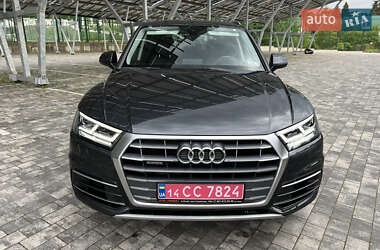 Позашляховик / Кросовер Audi Q5 2018 в 