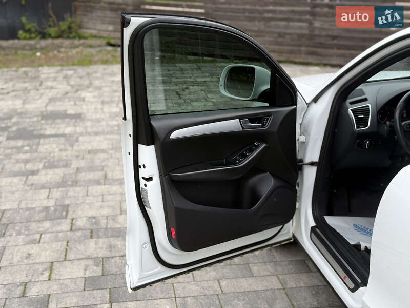 Внедорожник / Кроссовер Audi Q5 2012 в Тячеве