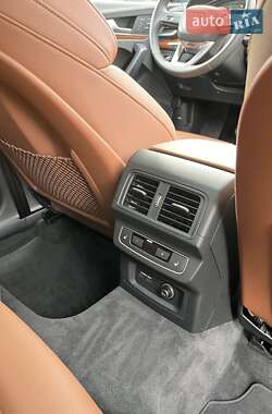 Внедорожник / Кроссовер Audi Q5 2021 в 