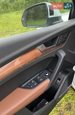 Внедорожник / Кроссовер Audi Q5 2021 в 