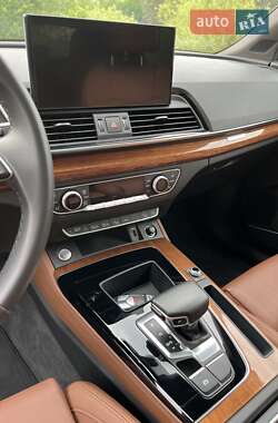 Внедорожник / Кроссовер Audi Q5 2021 в 