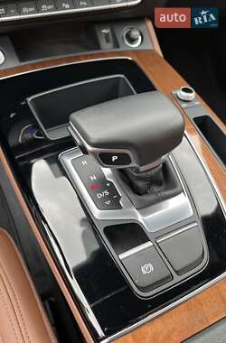 Внедорожник / Кроссовер Audi Q5 2021 в 
