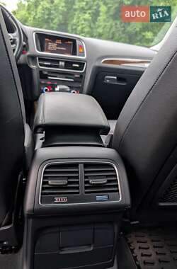 Позашляховик / Кросовер Audi Q5 2015 в 