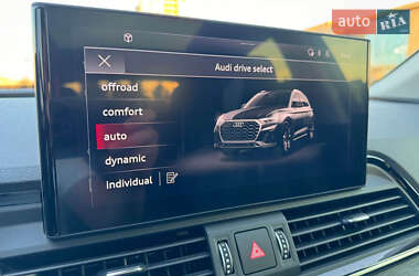 Внедорожник / Кроссовер Audi Q5 2021 в 