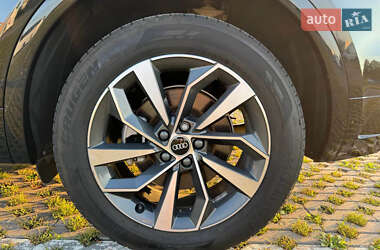 Внедорожник / Кроссовер Audi Q5 2021 в 